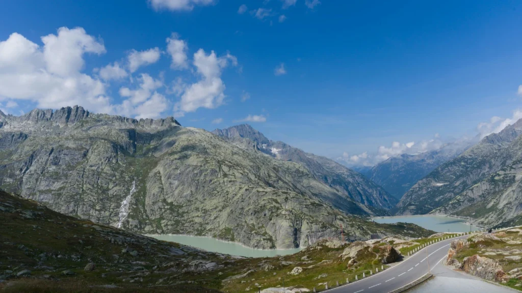 Complete Guide to Hiking in the Swiss Alps